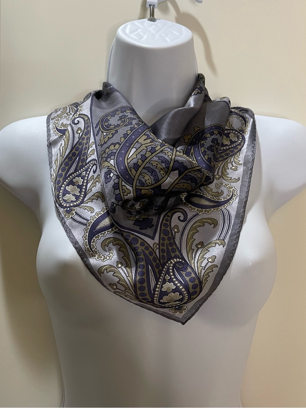 Vintage 100% Silk Elaine Gold Scarf Ornate Paisley 21x21